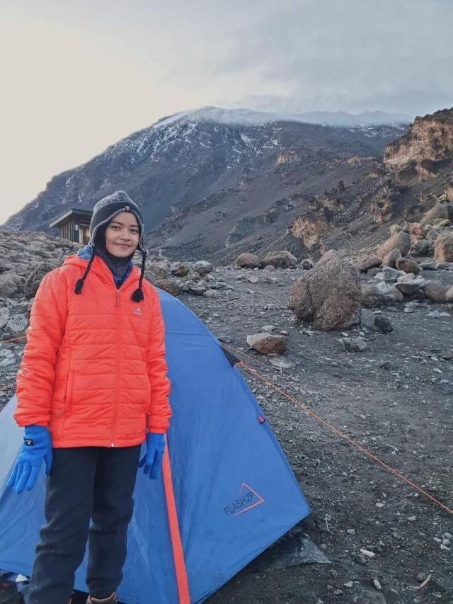 Pendaki Muda Indonesia Khansa Syahlaa