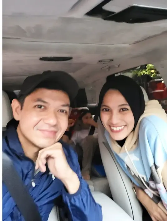 Dude dan Ayssa yang kerap tampil dalam satu judul sinetron ini memang punya ikatan yang kuat. Keduanya bahkan selalu tampil serasi saat diundang di berbagai acara formal. (Liputan6.com/IG/@dude2harlino).