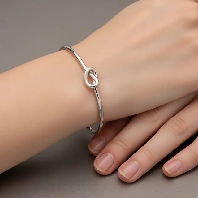 9 Model Gelang Emas Putih Minimalis, Cocok untuk Gaya Modern Elegan