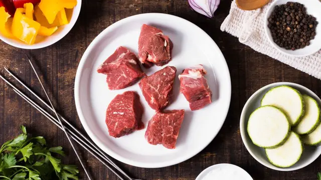 Cara Sehat Makan Daging tanpa Merusak Diet (photo by freepik.com)