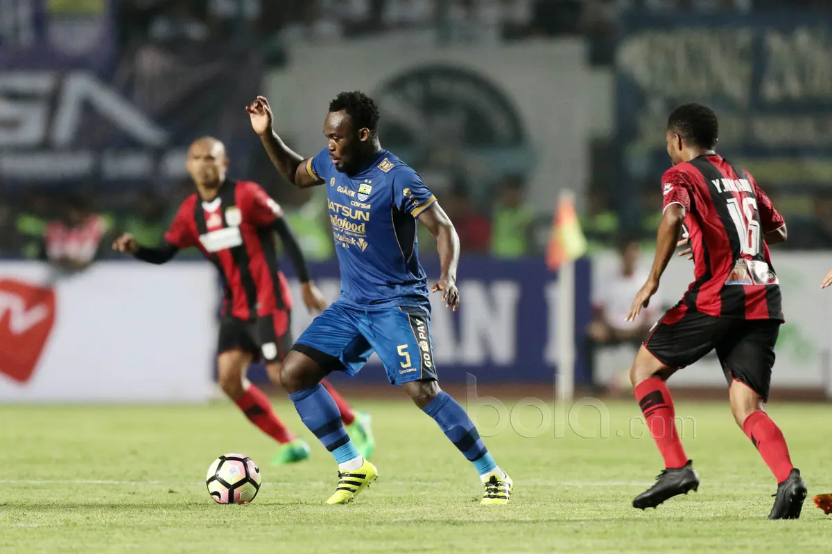 Persib Bandung, Liga 1 2017, Bola.com, Persipura Jayapura, Michael Essien