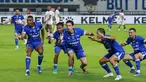Para pemain Persib Bandung merayakan gol yang dicetak oleh Thom Haye ke gawang Malut United dalam laga pekan ke-20 BRI Super League 2025/2026 di Stadion Gelora Bandung Lautan Api, Bandung, Jumat (6/3/2026) malam WIB. (Bola.com/Erwin Snaz)