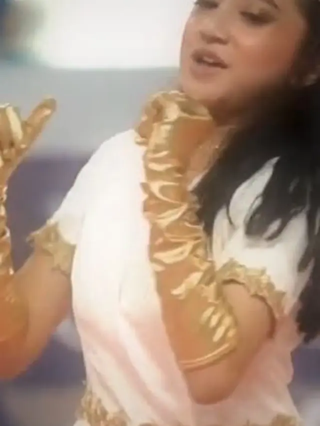 Viral Gadis Mirip Dewi Perssik, Ini 6 Potret Penampilannya yang Bak Kembar