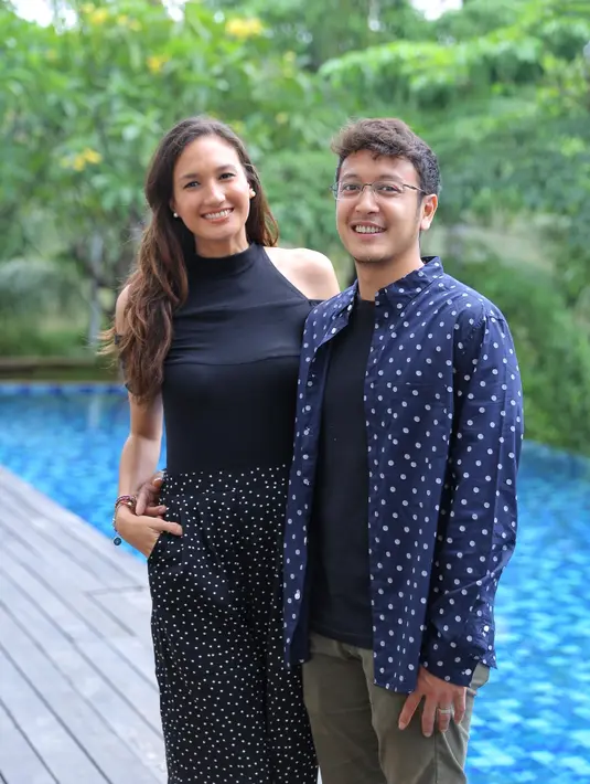 Dimas Anggara dan Nadine Chandrawinata