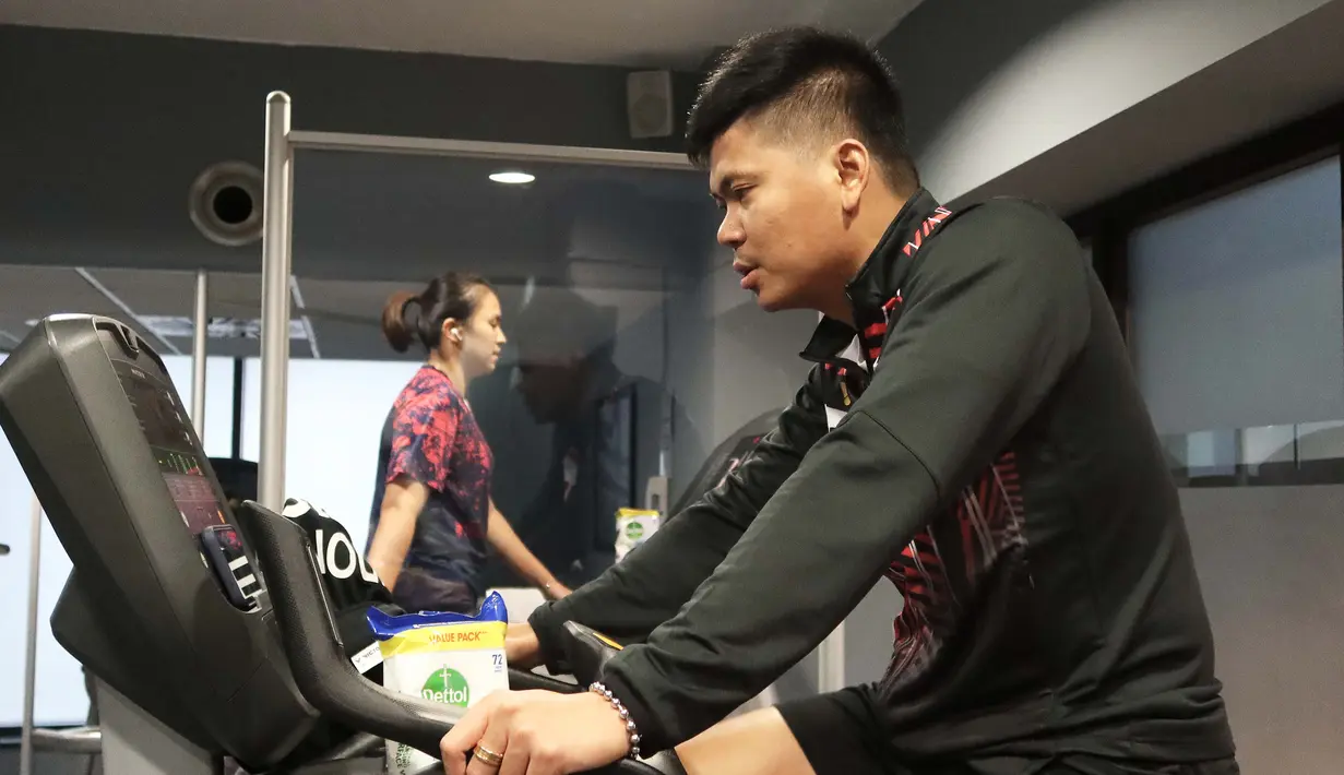 Pebulutangkis ganda Campuran Indonesia, Praveen Jordan berlatih ringan di gym Hotel Crowne Plaza Birmingham City Centre, Inggris, Senin (15/3/2021) menjelang berlangsungnya Turnamen All England 2021. (Dok. PBSI)