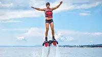 Jika Anda ingin bermain watersport di Bali, pantai yang tepat untuk Anda kunjungi adalah Pantai Tanjung Benoa.