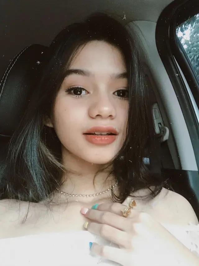 7 Pesona Adzwa Aurell, Pemeran Felly di Sinetron Kisah Cinta Anak Tiri