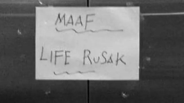 6 Tulisan Typo Imbauan Nyeleneh di Depan Pintu Ini Bikin Gagal Paham