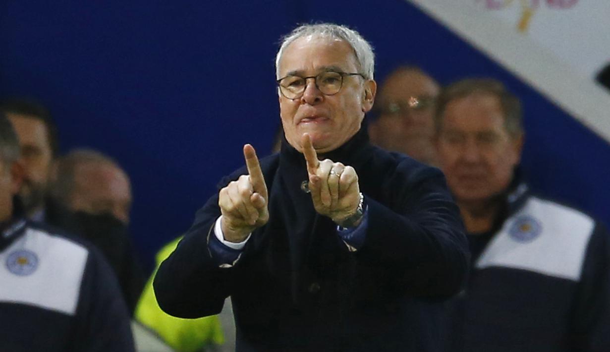  Claudio Ranieri lahir di Roma, 20 Oktober 1951. Pria yang dijuluki "The Thinkerman" ini dua kali dipecat dari klub Spanyol, Valencia, yaitu pada tahun 1997-1999 dan 2004-2005. (Reuters/Darren Staples)