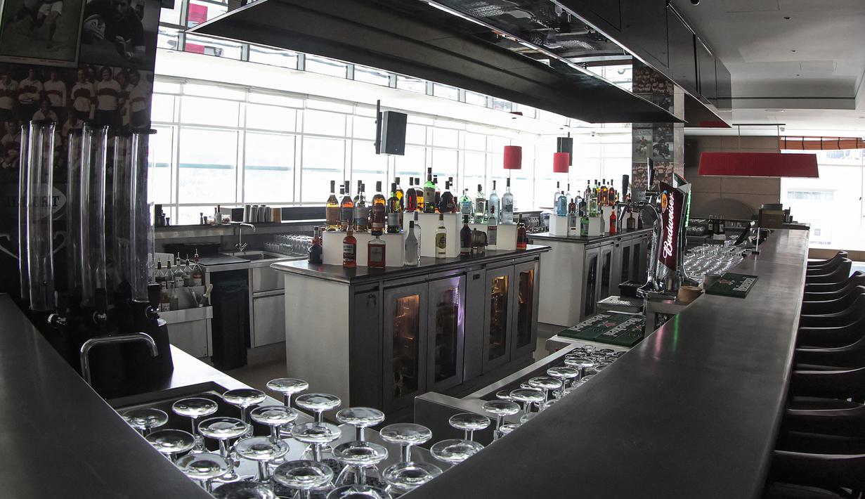 Untuk suasana yang lebih santai, Hotel Pullman Doha West-Bay juga menyediakan gastro dan bar olah raga trendi yang memadukan suasana santai dengan masakan Amerika kontemporer. (AFP/Karim Jaafar)