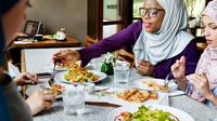 Temukan inspirasi menu sahur yang lezat dan mengenyangkan yang bagus untuk mendukung program diet kamu hanya di sini. (Sumber: Freepik/rawpixel.com).