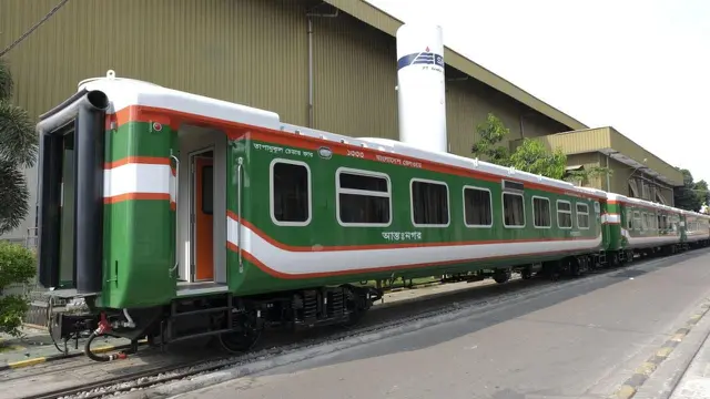 PT INKA (Persero) telah mengekspor kereta ke Bangladesh.