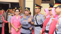 Kapolri Jenderal Listyo Sigit Prabowo melantik Komjen Wahyu Widada sebagai Kabareskrim Polri. (Merdeka.com/ Bachtiarudin Alam)