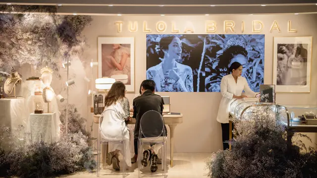 Para calon pengantin yang sedang berkonsultasi