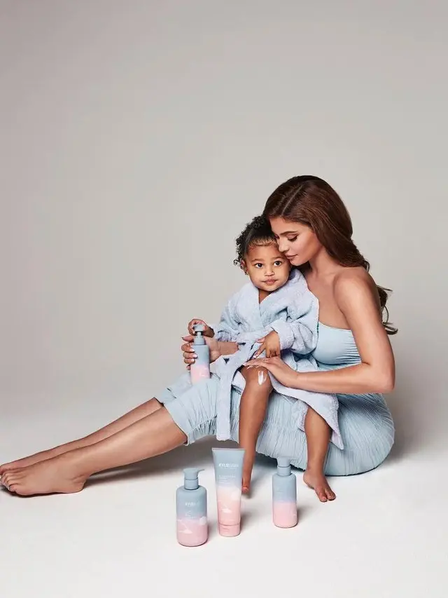 Kylie Jenner Putuskan Ubah Nama Anak Kedua, Bukan Lagi Wolf