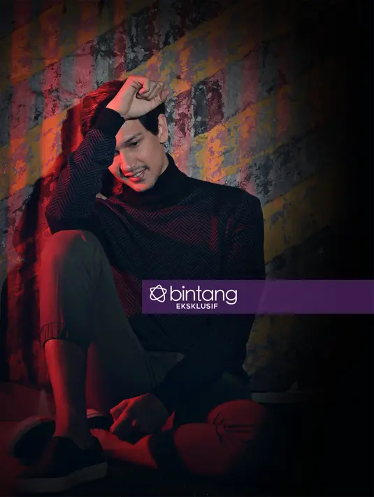 Tidak semua tawaran langsung di ambil oleh pemeran sinetron Pangeran 2 itu. Baginya, peran dalam layar kaca dan layar lebar membutuhkan totalitas. Belum lama ini, ia terlibat dalam film Security Ugal-Ugalan bersama Indro Warkop. (Nurwahyunan/Bintang.com)