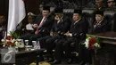 Presiden Joko Widodo saat mengikuti sidang tahunan MPR RI Tahun 2015 di Jakarta, Jumat (14/8/2015). Sidang dihadiri 470 anggota MPR RI. Hadir pula para menteri Kabinet Kerja, pimpinan lembaga negara, dan perwakilan duta besar. (Liputan6.com/Faizal Fanani)