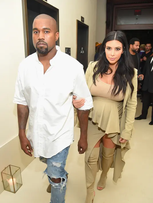 Kim dan Kanye pun sudah memperiapkan program kehamilan ketiganya. Menurut sumber terdekat Kanye West, Kim dan Kanye kerap bolak-balik konsultasi pada dokter kandungan. (AFP/Bintang.com)