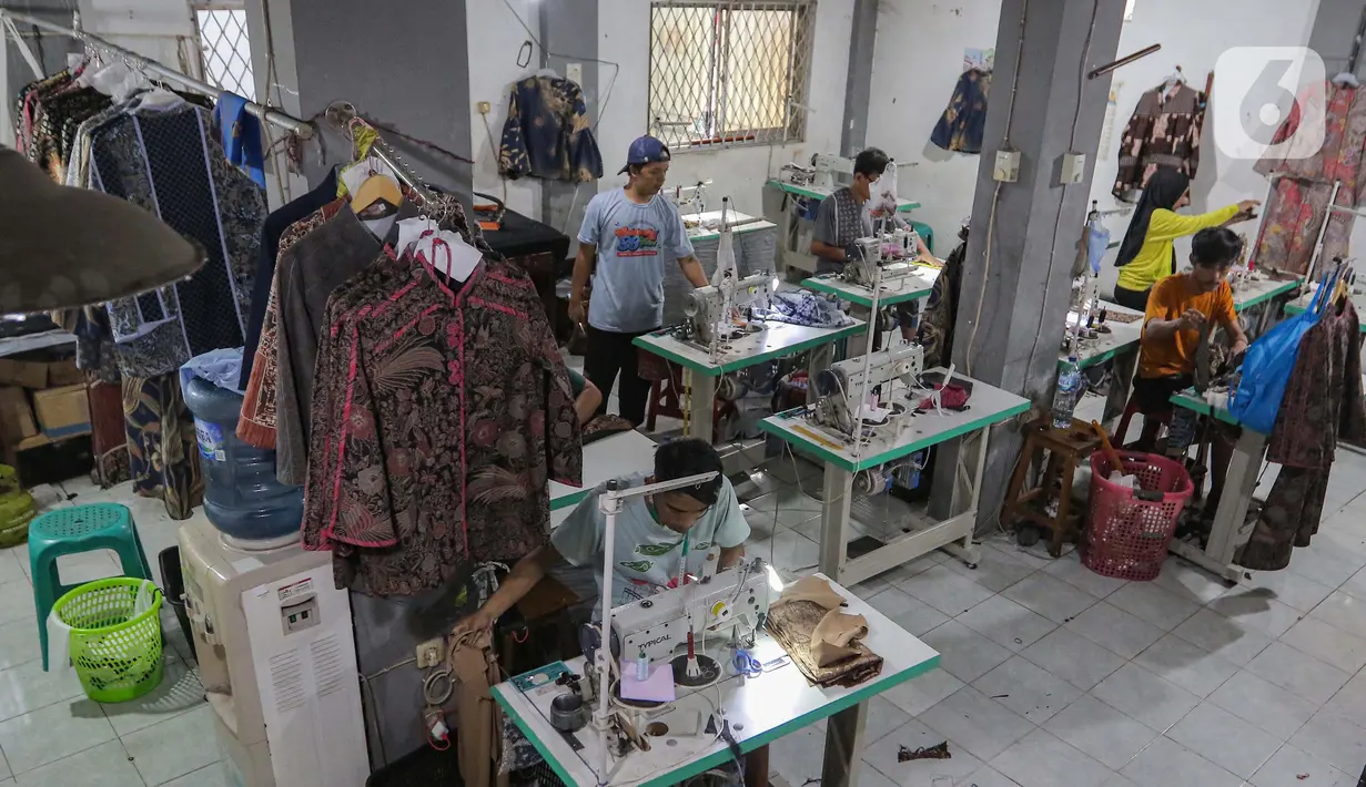 Pemerintah juga terus melakukan pemutakhiran Sistem Informasi Kredit Program (SIKP) yang menjadi salah satu pilar penting dalam penyaluran KUR. (Liputan6.com/Angga Yuniar)