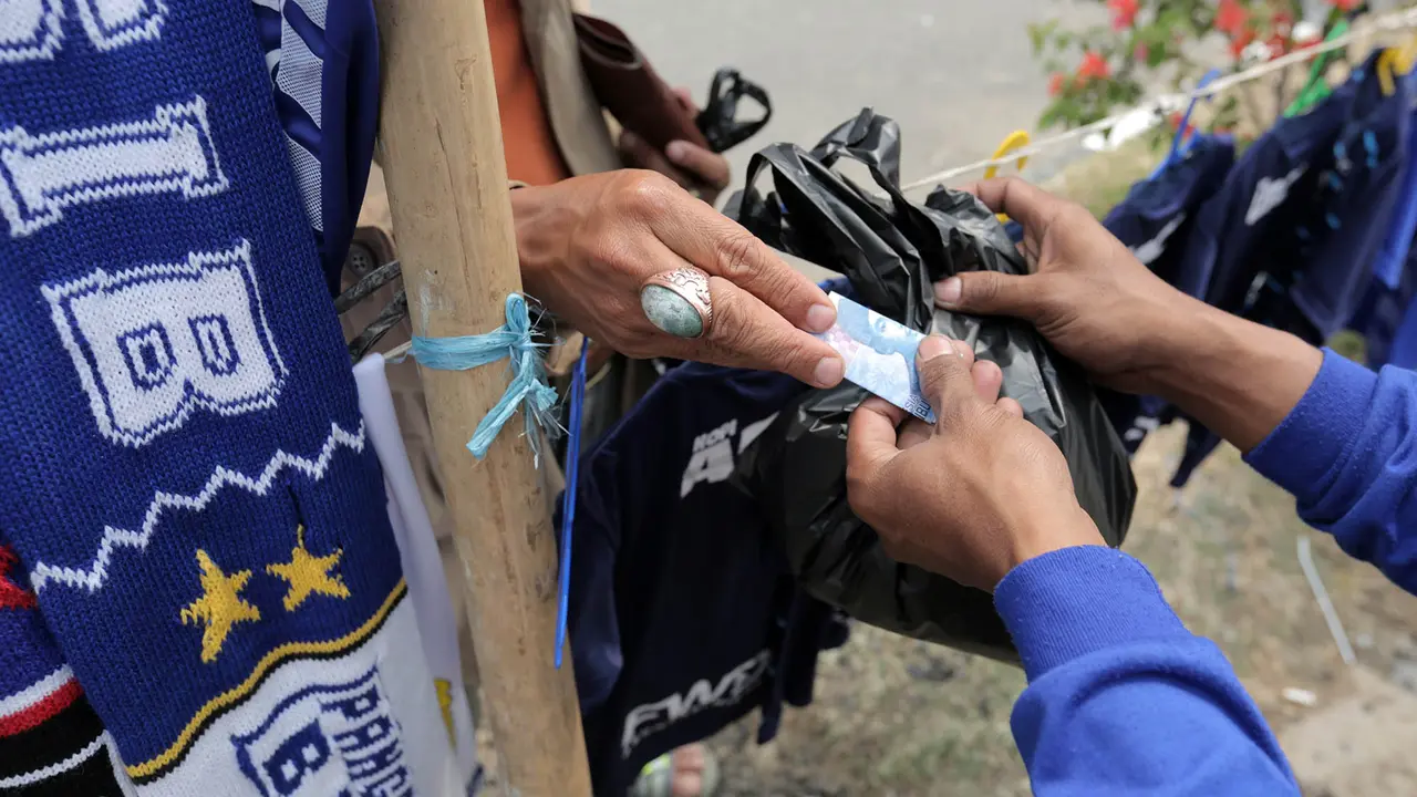 Gairah Pedagang Atribut Persib Bandung