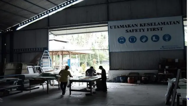 Aktivitas di pabrik Lundin (Foto:Liputan6.com/Bawono Y)