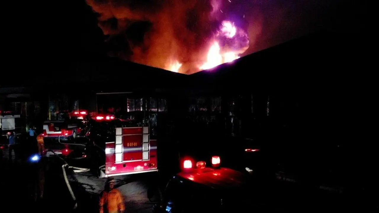 Pabrik Kaleng di Daan Mogot Dilalap si Jago Merah