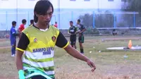 Gelandang Persela Lamongan, Adi Setiawan. (Bola.com/Permana Kusumadijaya)