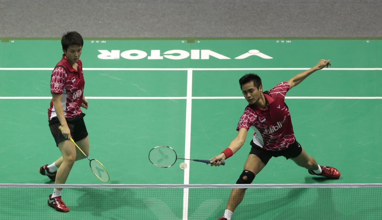 Aksi Tontowi Ahmad/Liliyana Natsir di partai final Asia Championship 2015 (ASSOCIATED PRESSAP)