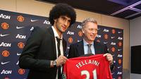Marouane Fellaini berpeluang reuni dengan David Moyes di West Ham United.
