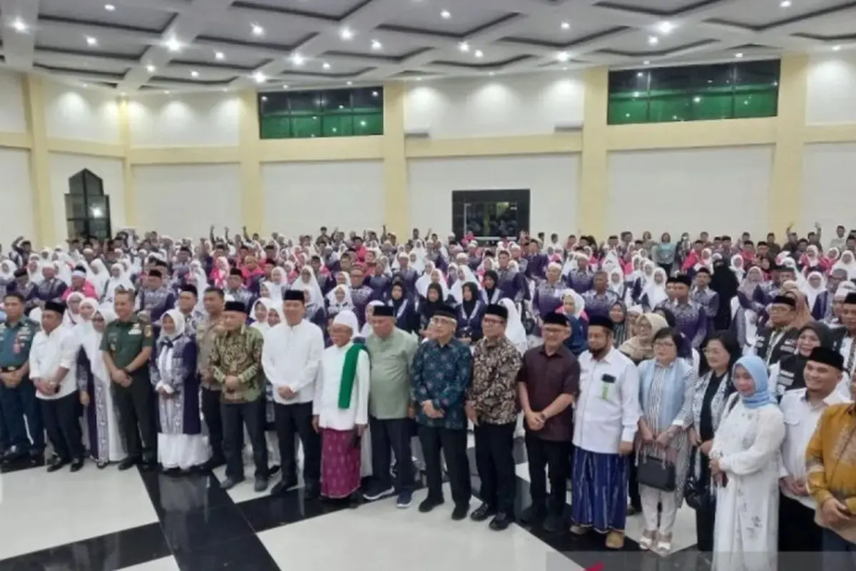 Pelepasan 712 jamaah calon haji (JCH) asal Sulut bertempat di Asrama Haji Tuminting, Kota Manado pada Senin (13/5/2024).