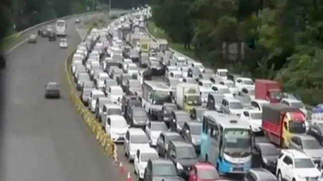 Segmen 2: Kepadatan Kendaraan di Puncak hingga Klarifikasi MUI soal Jilbab Halal