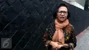 Kepala Bagian Sekretariat Komisi V DPR Prima MB Nuwa usai menjalani pemeriksaan sebagai saksi di gedung KPK, Jakarta, Selasa (27/9).  Prima MB Nuwa  diperiksa terkait dengan penerimaan hadiah proyek di Kementerian PUPR. (Liputan6.com/Helmi Afandi)