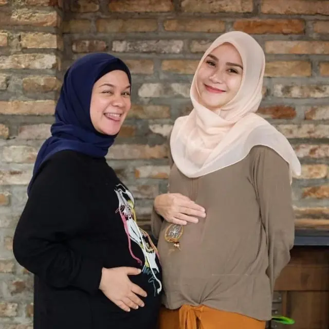 7 Artis yang Hamil Bareng Saudaranya, Usia Kandungannya Berdekatan