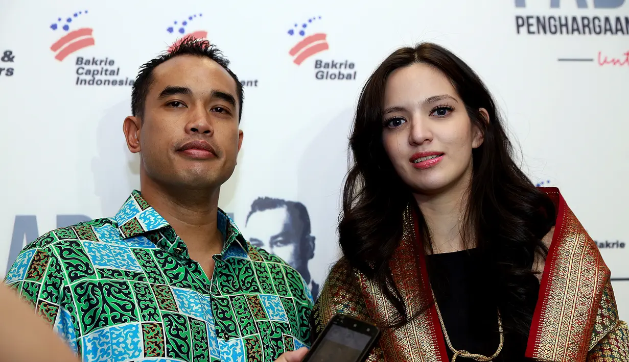 Harapan memiliki momong lagi kini tercapai, Ardie Bakrie sang suami mengaku sabar mengikuti keinginan istrinya tersebut. (Wimbarsana Kewas/Bintang.com)