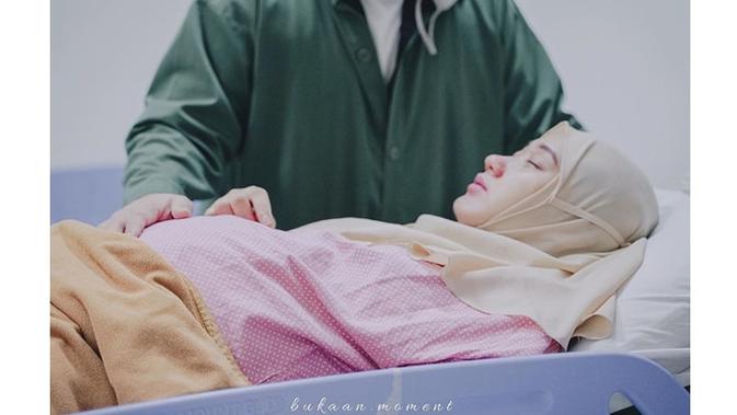 6 Potret Baby Rumi, Buah Hati Dian Pelangi yang Baru Lahir (sumber: Instagram.com/dianpelangi)