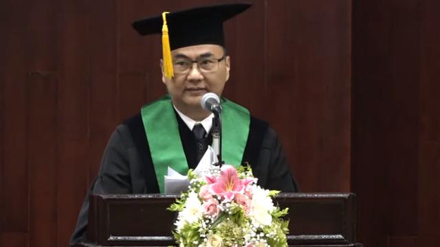 Dalami Transplantasi Hati Anak Hanifah Oswari Menjadi Guru Besar Fkui Health Liputan6 Com