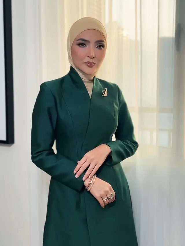 Ashanty saat Wisuda Menyandang Gelar Doktor. [@ashanty_ash]