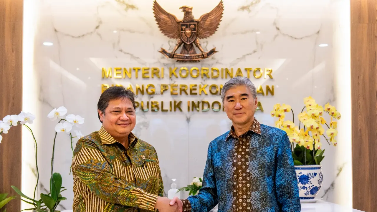 Menteri Koordinator Bidang Perekonomian Airlangga Hartarto melaksanakan pertemuan dengan Duta Besar Amerika Serikat untuk Indonesia Sung Yong Kim, pada hari ini, Rabu (19/10/2022) kemarin, di kantor Kemenko Perekonomian Jakarta.