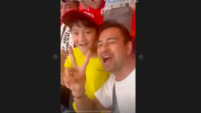 Dukung Inggris di Piala Dunia 2022, Ekspresi Rafathar Happy to The Max Saat Tim Jagoannya Cetak Gol Lawan Iran. (instagram.com/raffinagita1717)