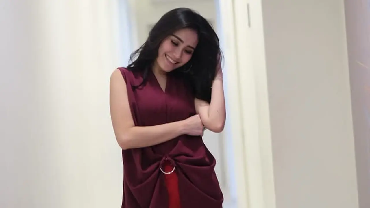 [Bintang] Ayu Ting Ting