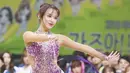 Salah satu personel Cosmic Girls, Cheng Xiao ternyata jago senam ritmik. Selain itu, wanita cantik ini jago balet dan seni bela diri. (Foto: koreaboo.com)