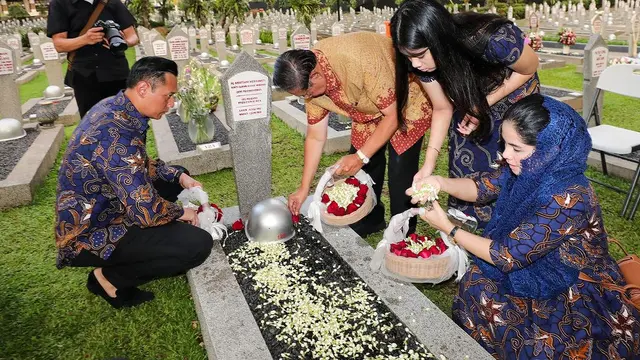 7 Momen Annisa Pohan dan Keluarga Ziarah ke Makam Ani Yudhoyono, Ungkap Kerinduan