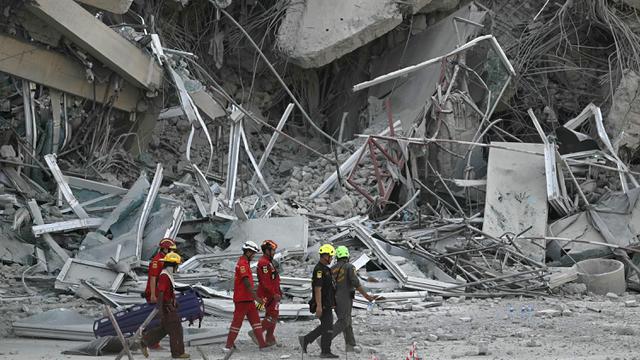 Gedung yang Masih Dalam Proses Pembangunan di Thailand Ambruk