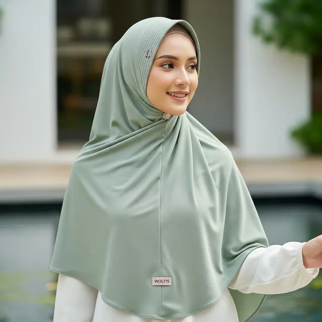 9 Model Gamis Syari Bahan Wolfis yang Adem dan Praktis, Pilihan Muslimah