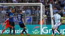 Proses terjadinya gol gelandang Lazio, Adam Marusic, ke gawang Inter Milan pada laga Serie A Italia di Stadion Olimpico, Roma, Minggu (20/5/2018). Lazio kalah 2-3 dari Inter. (AP/Angelo Carconi)