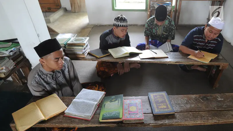 Keunikan Pondok Pesantren Almizan dengan Al-Quran Mininya