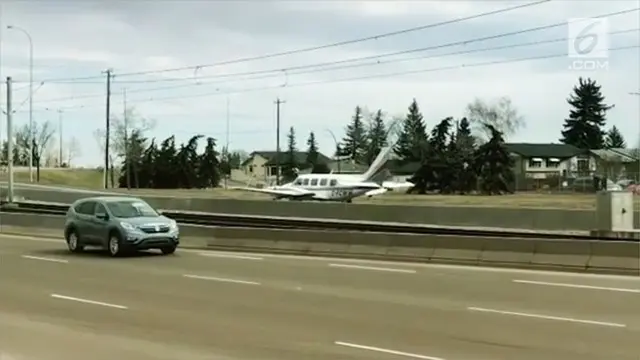 VIDEO: Pesawat Mendarat Darurat di Jalan Raya Kanada
