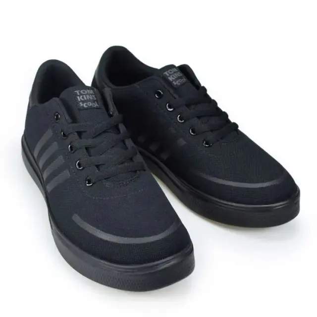 10 Rekomendasi Sepatu Anak Laki-laki, Tampil Keren dengan Harga Terjangkau