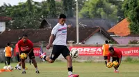 Lerby juga khawatirkan mental anak-anak yang menaruh mimpi jadi pemain sepak bola.