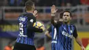 Striker Inter Milan, Eder, merayakan gol yang dicetaknya ke gawang Torino pada laga Serie A Italia di Stadion San Siro, Milan, Minggu (5/11/2017). Kedua klub bermain imbang 1-1. (AP/Luca Bruno)
